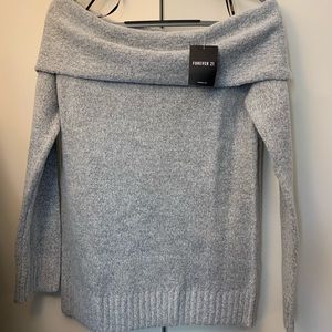 Forever 21 Off the shoulder sweater. M